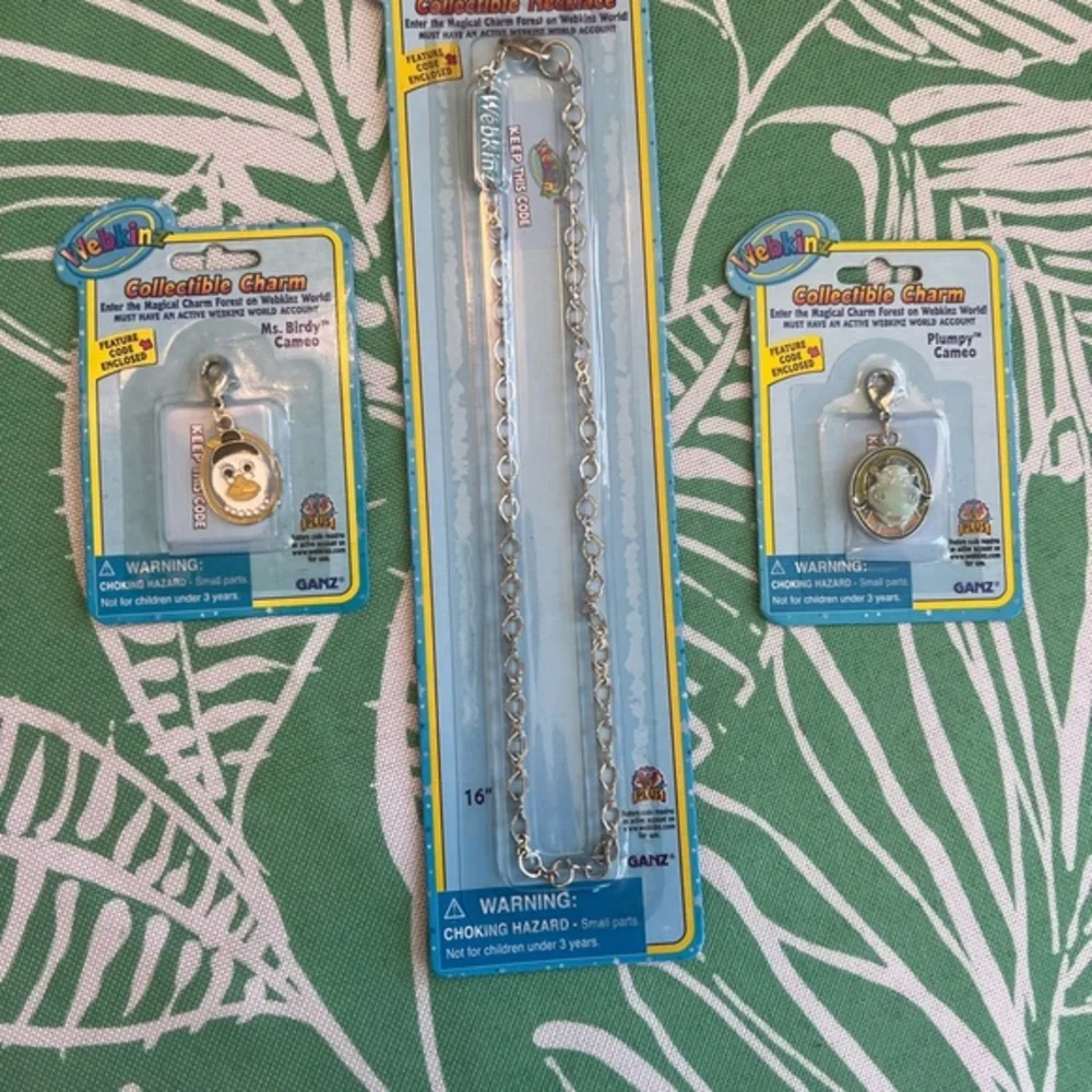 WEBKINZ Ms Birdy Cameo -Plumpy Cameo CHARM With Webkinz Necklace Set NEW W/ SET